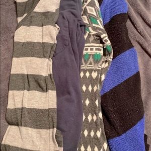 Bundle (4) size xs longsleeve